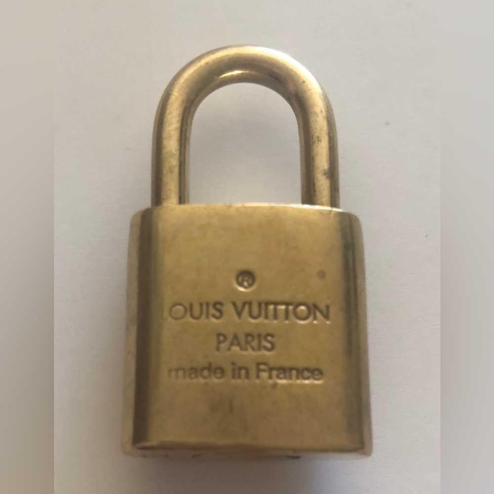 Louis Vuitton Gold -toned Vintage Brass Padlock Engraved Logo # 326 Authentic LV - Picture 6 of 7
